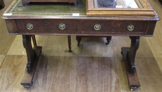 Victorian oak library table(-)